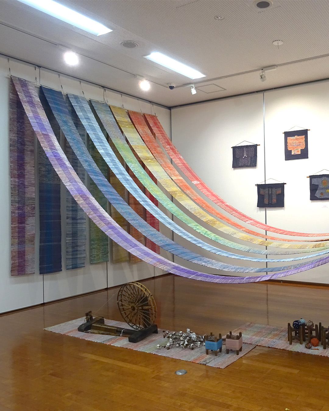 虹のインスタレーション